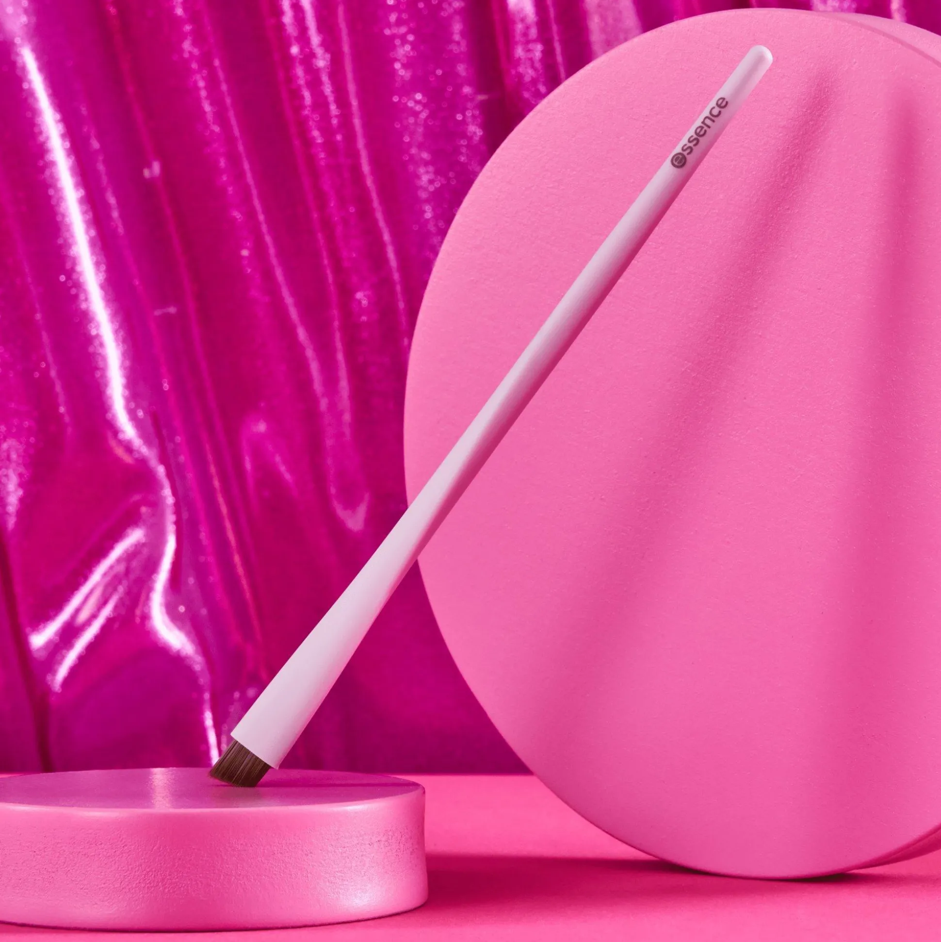 essence Pinsel & Tools>brow brush