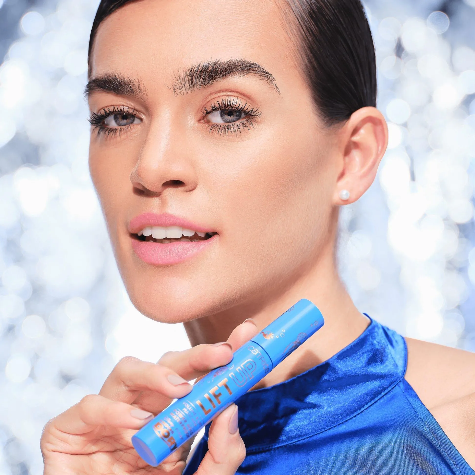 essence Mascara>Disney Pixar Finding Dory LIFT UP Volume & Lift Mascara Power Hold Waterproof