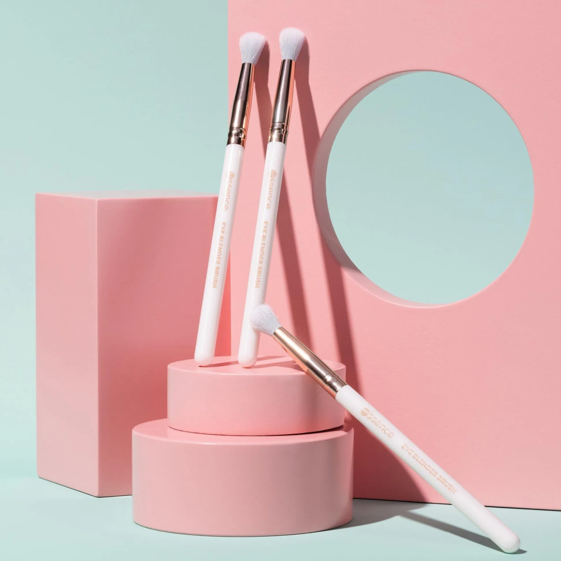 essence Pinsel & Tools>EYE BLENDER BRUSH