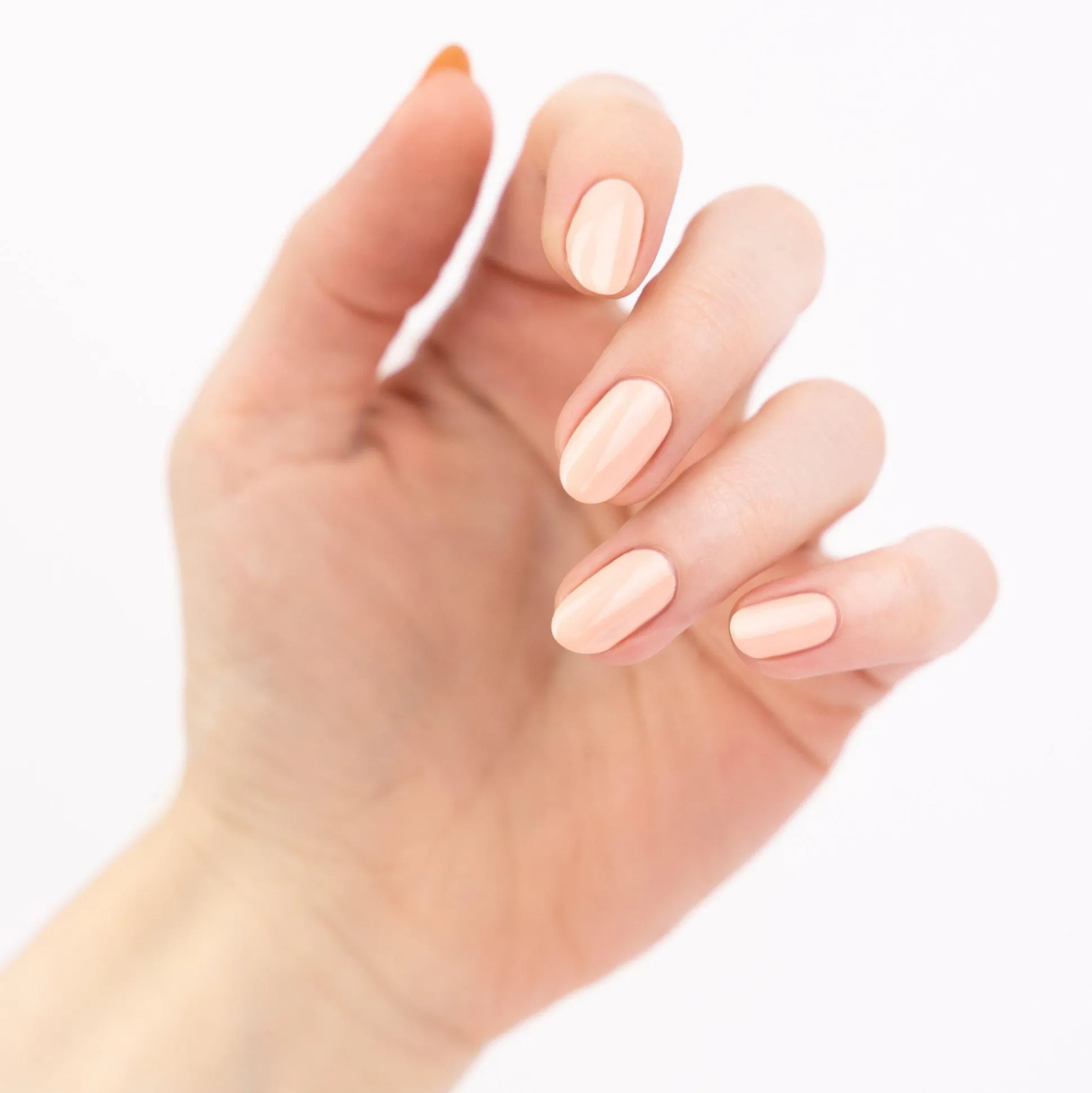 essence Nagellack>gel nail colour 43 - I'M peachy TODAY!