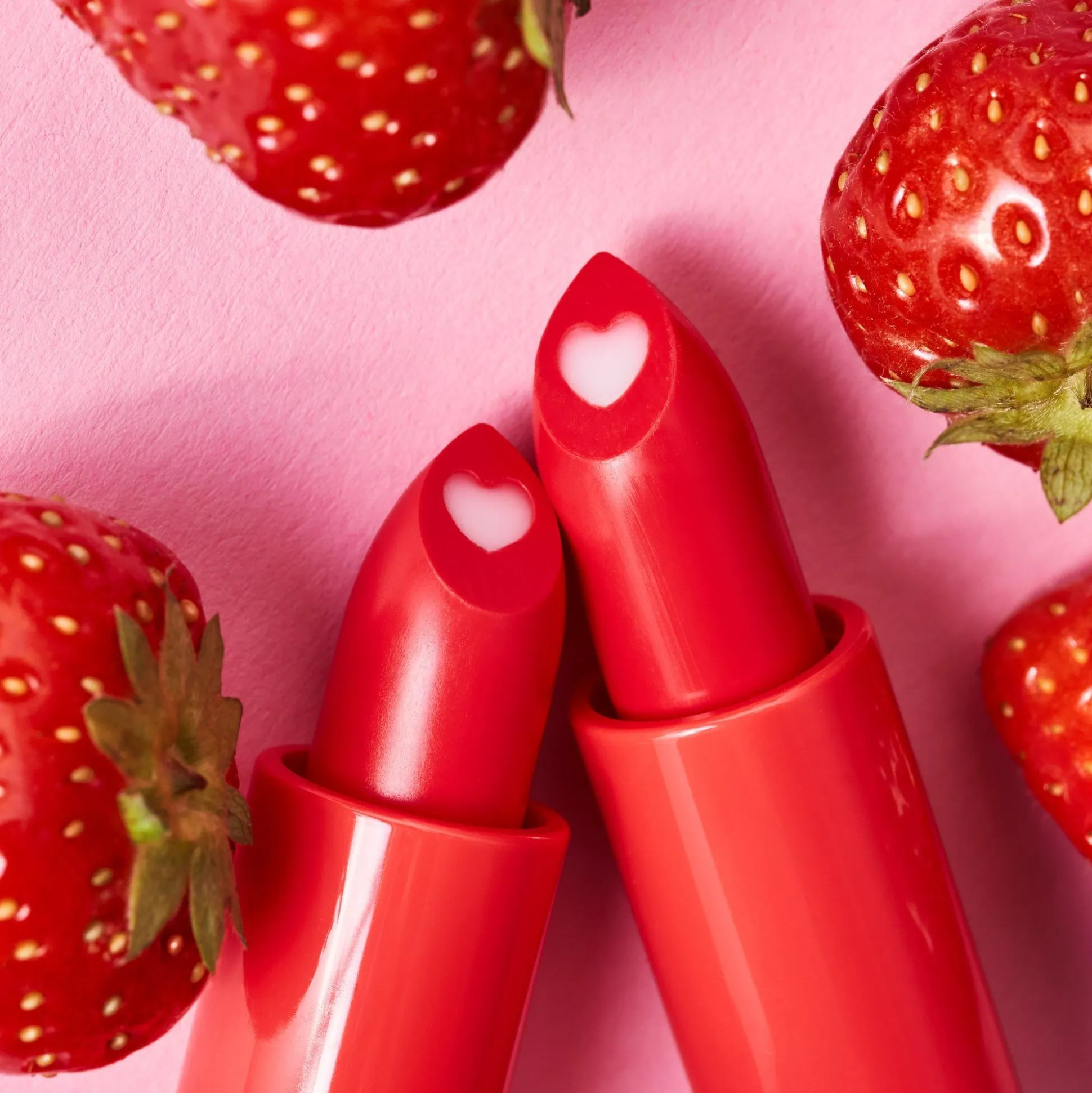 essence Lippenpflege>HEART CORE fruity lip balm 02 - Sweet Strawberry