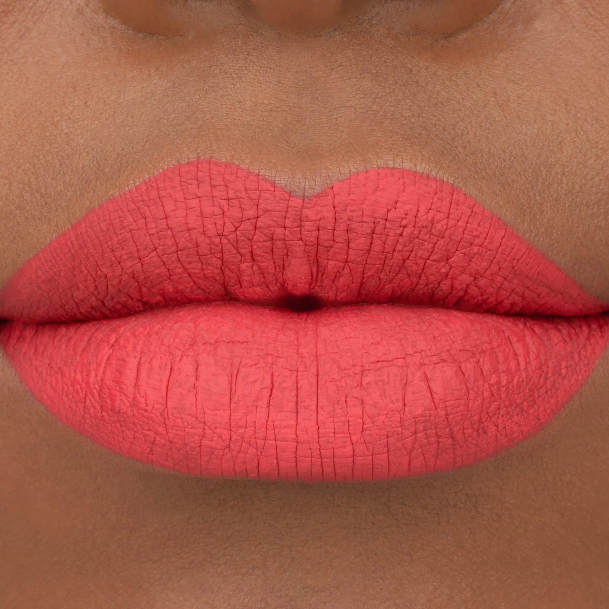 essence Lippenstift>8h matte liquid lipstick 09 - Fiery Red