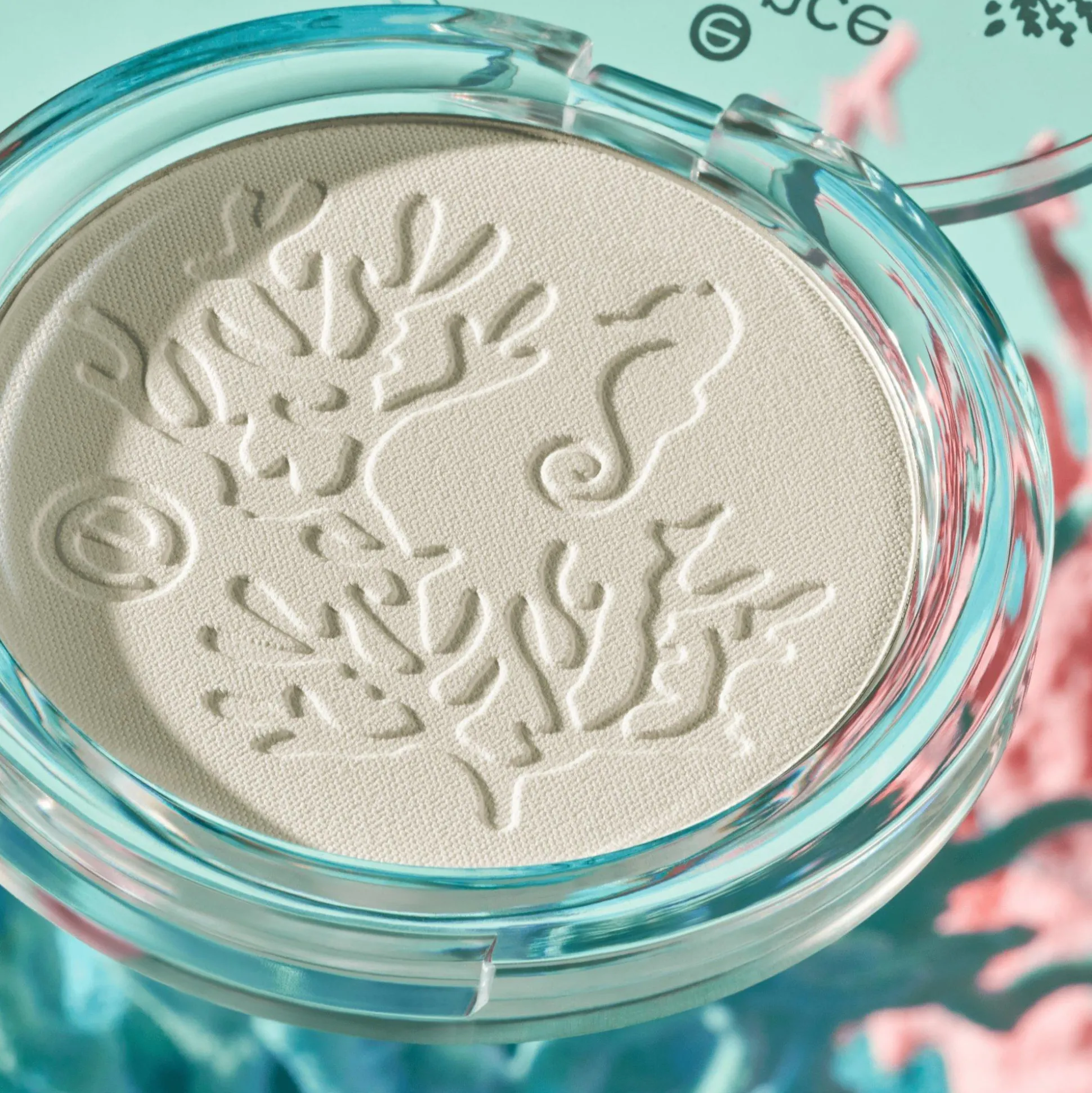 essence Puder>live LIFE in CORAL mattifying powder