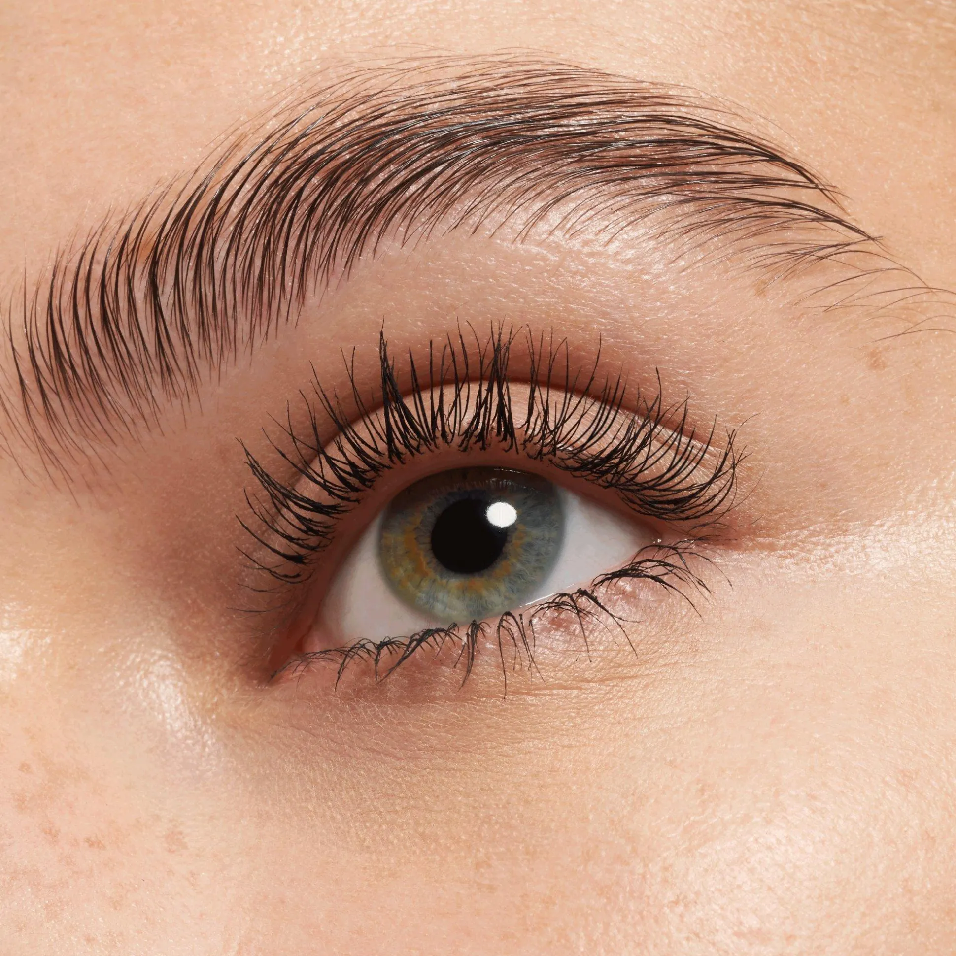 essence Mascara>maximum DEFINITION waterproof volume mascara