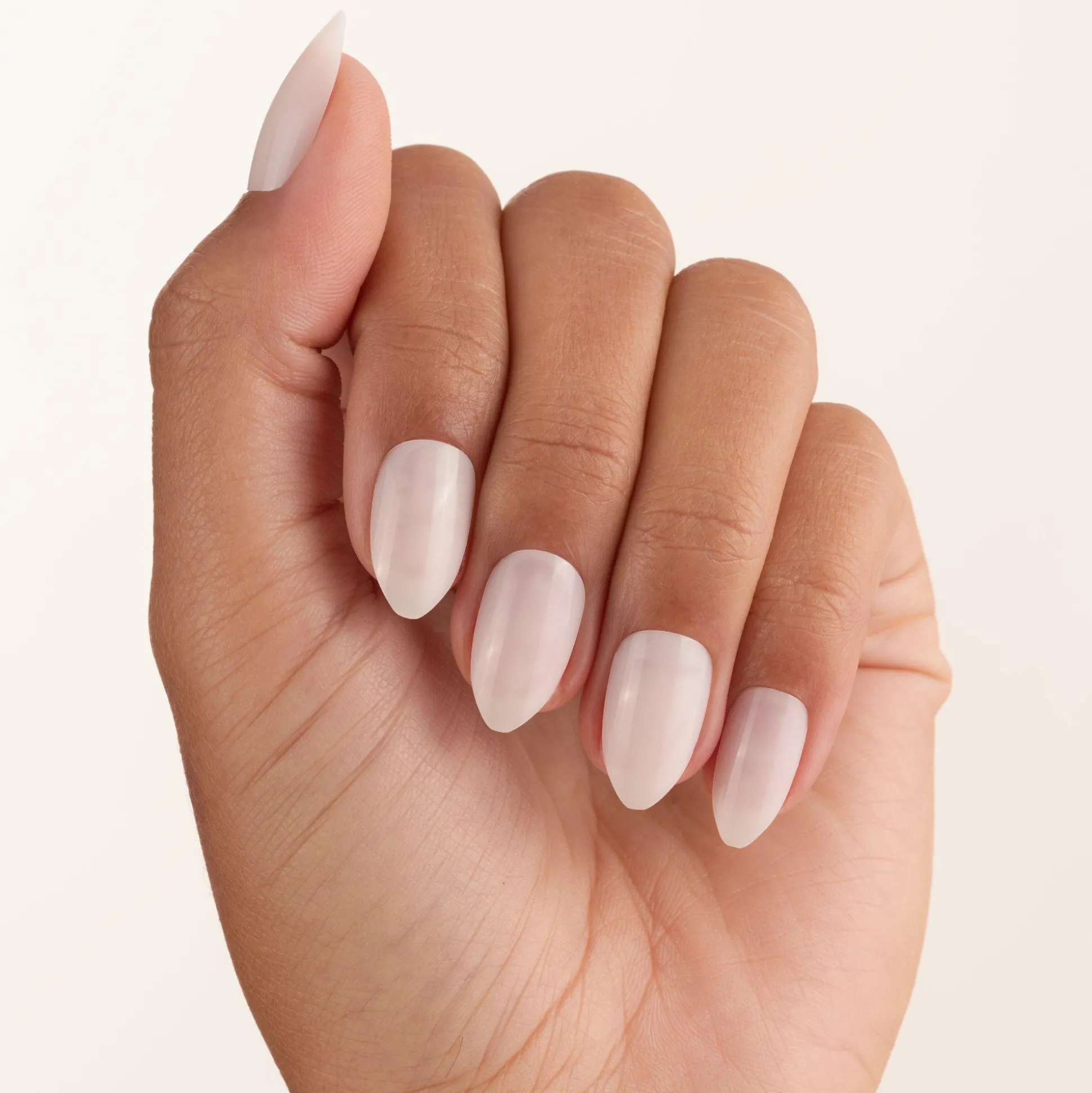 essence Nail Art>nails in style 15 - KEEP IT BASIC