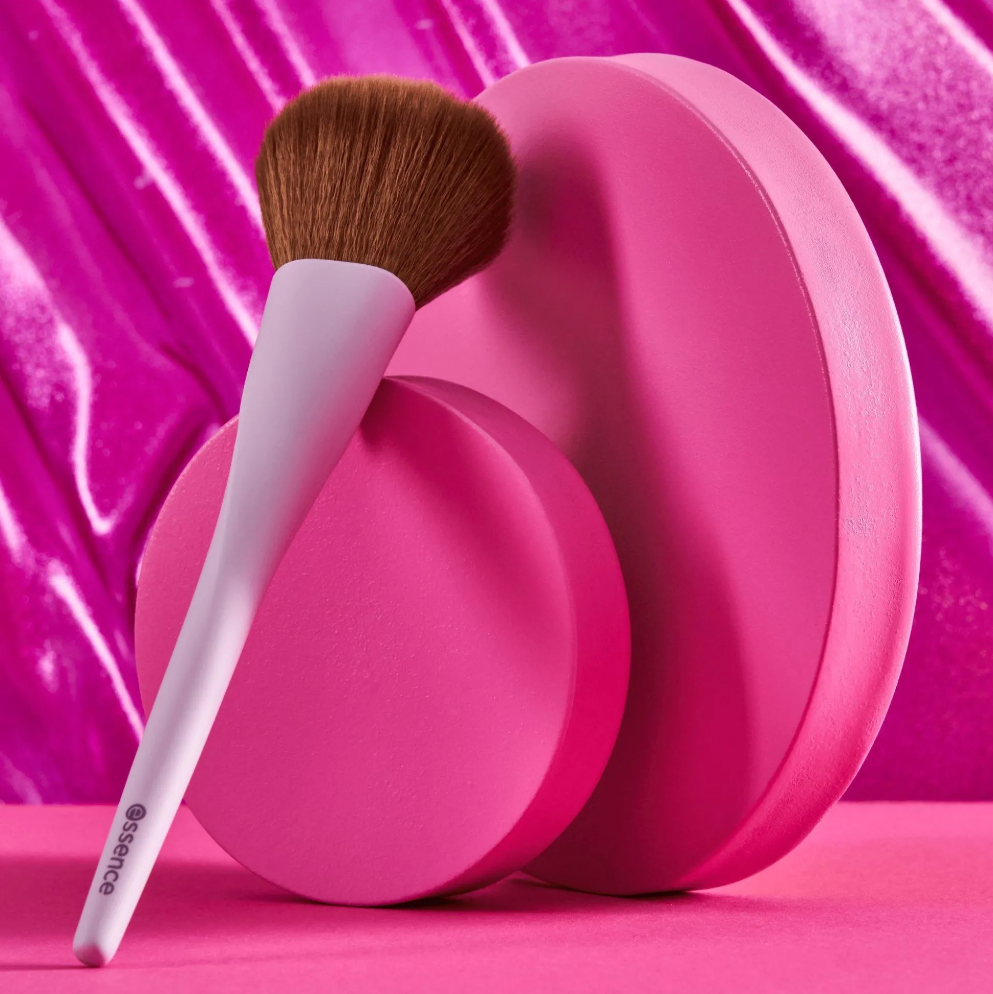 essence Pinsel & Tools>powder brush