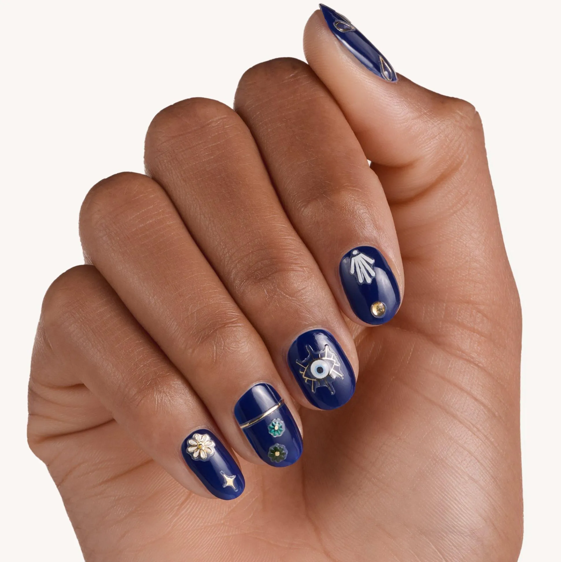 essence Nail Art>stay bold, it's GOLD nail sticker