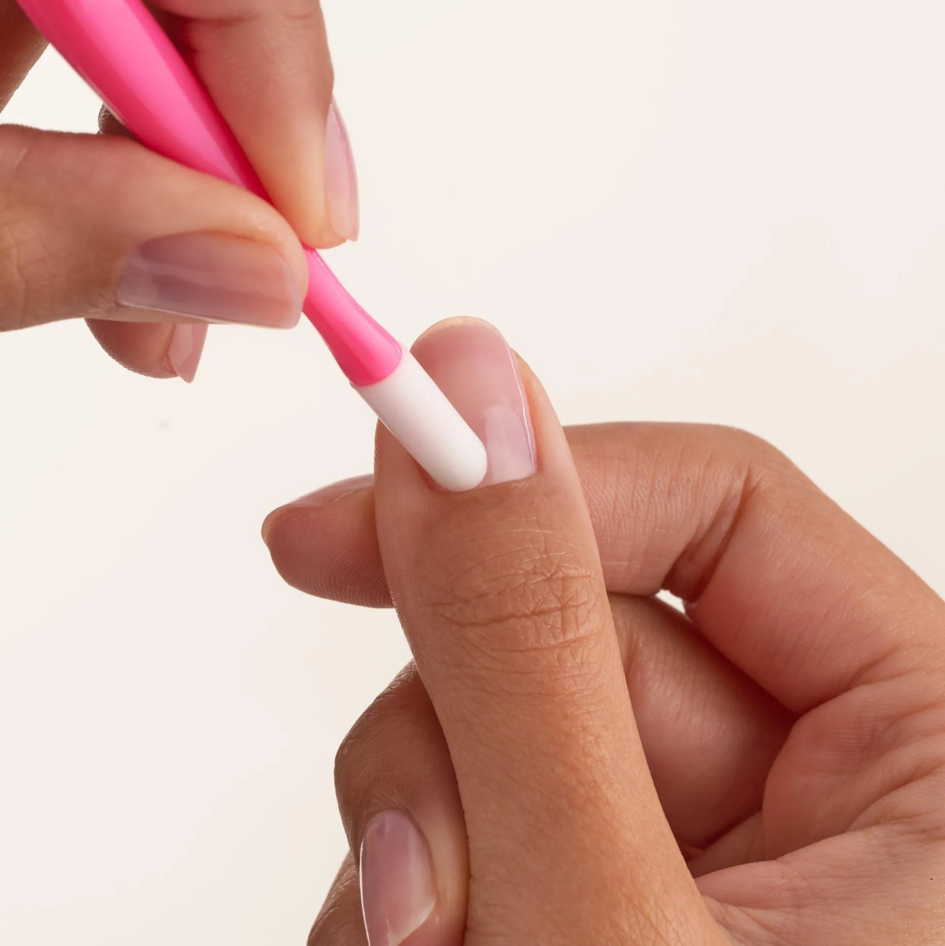 essence Nagelpflege>THE CUTICLE TRIMMER